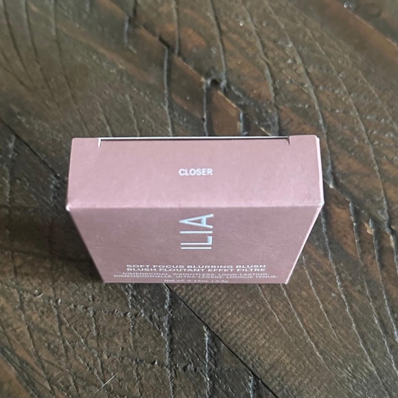 NIB ILIA Soft Focus Blurring Powder Blush, Talc-Free, Closer - Baby Pink - Picture 5 of 6